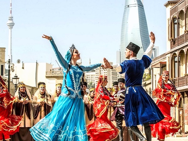 Азербайджанцы - происхождение народа, где и как живут, фото